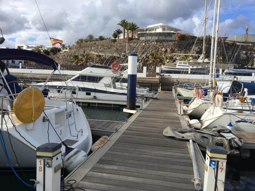 Puerto Calero Boat Hotel Exterior photo